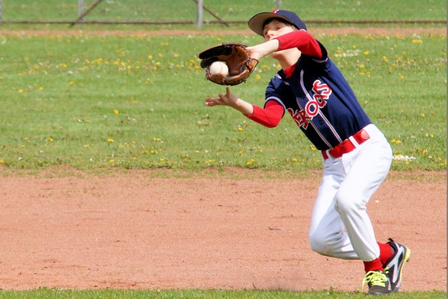 Aspiranten.Bedrocks pakken grote overwinning