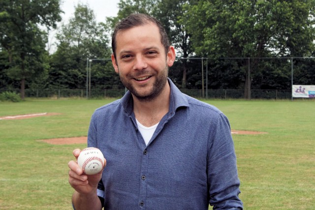 Wethouder René van der Weide gooit Bedrocks uit de Lockdown.