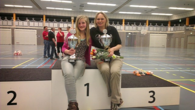 Elly Mensen en Louise Klunder Nederlands kampioen sjoelen