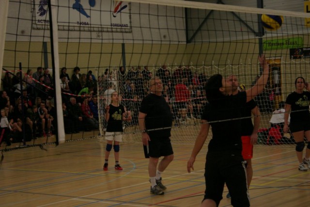 Het 39e eindejaar volleybal straten toernooi van Payroll Professionals Tjoba