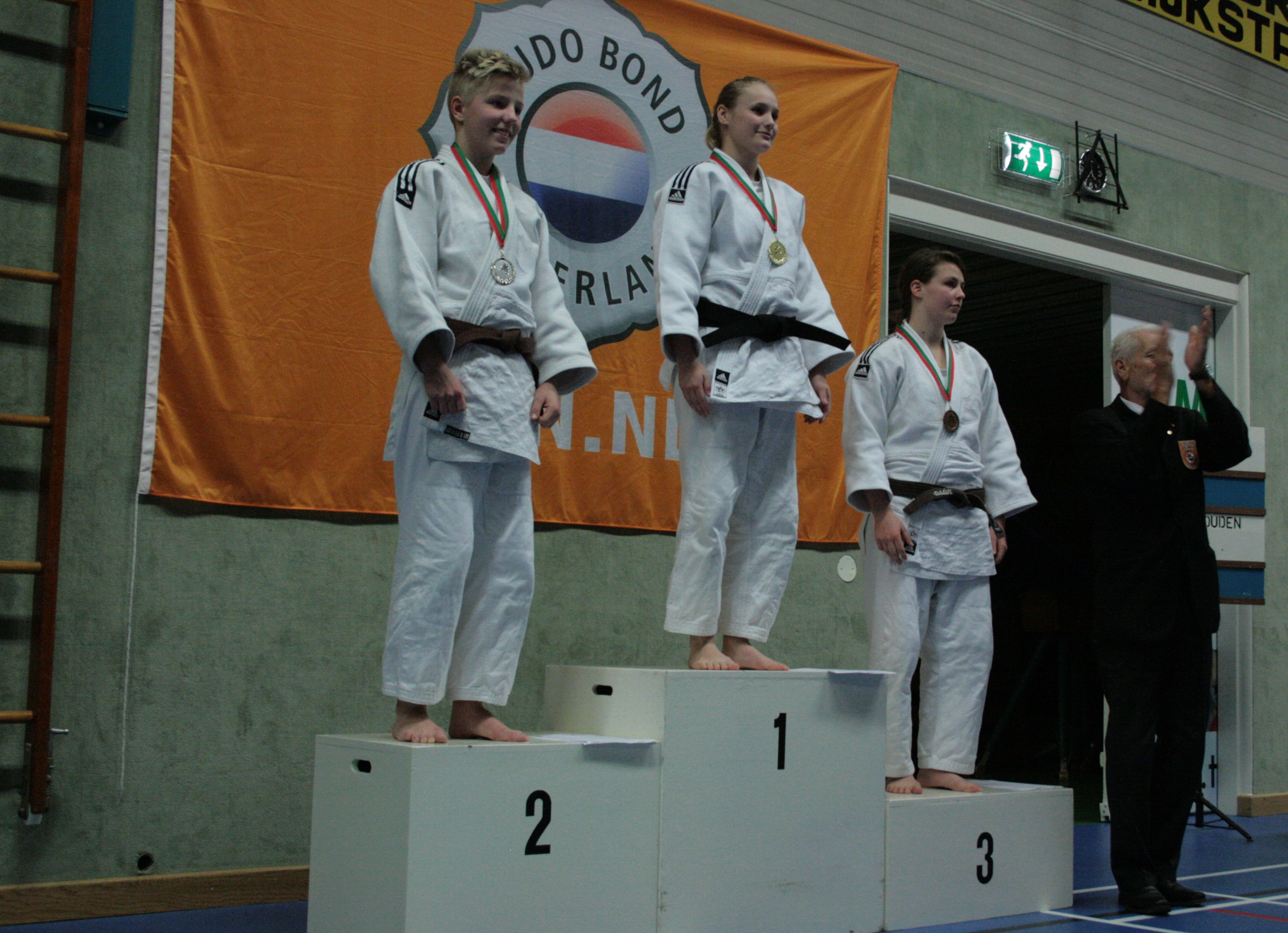 Vera Oosterhuis districtskampioen Judo